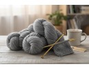 Graues Wollgarn aus litauischer Schafwolle – 100% Naturwolle