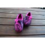 Violette Wollhausschuhe mit eingefilzten Seidenstücken